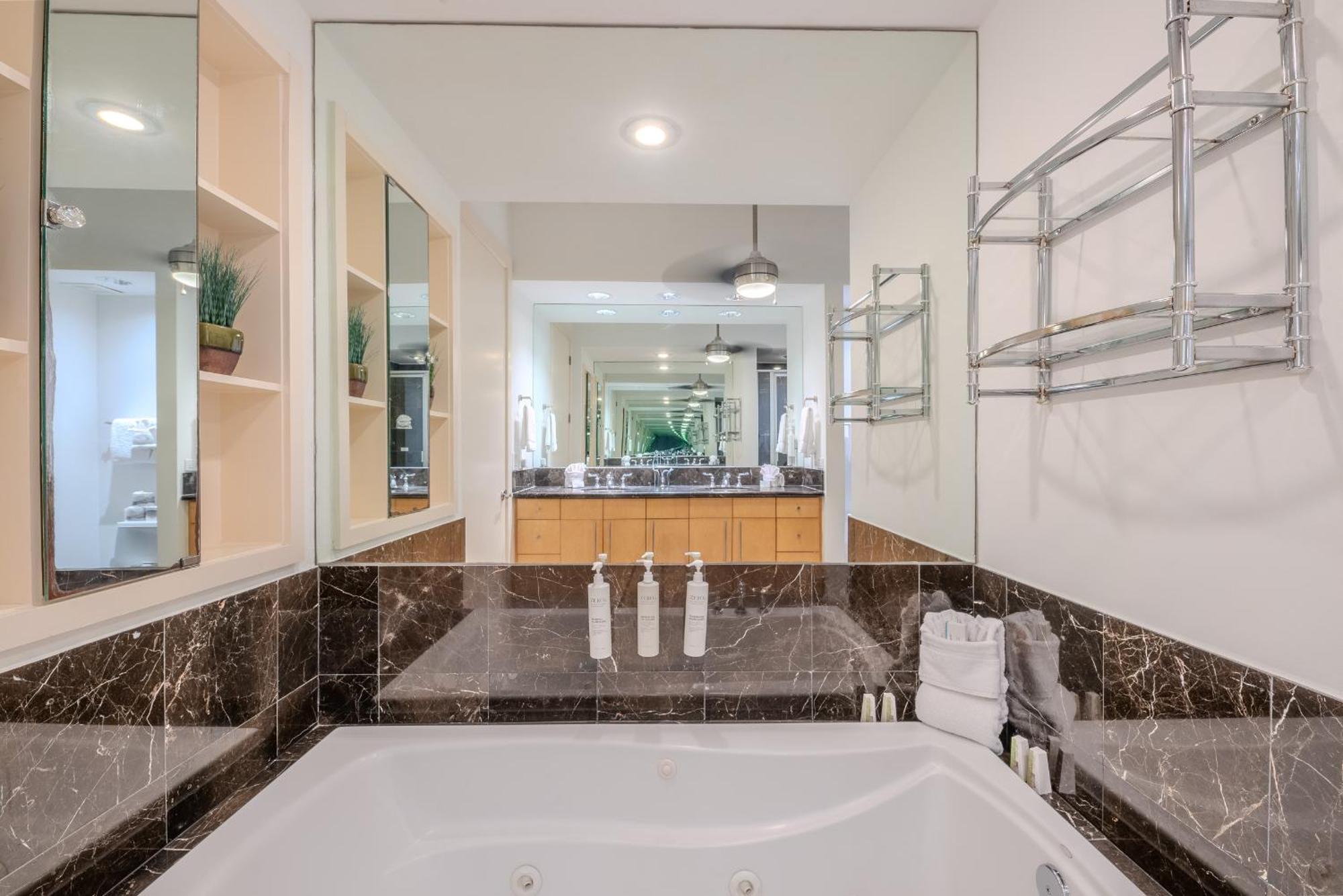 1901 Sapphire Beachfront 3 Bedroom Condo เซาท์ปาเดรไอส์แลนด์ ภายนอก รูปภาพ